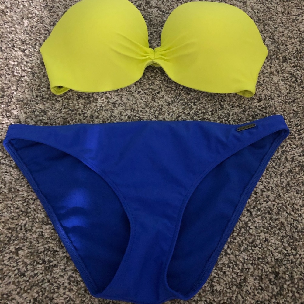 Hollister swimsuit set